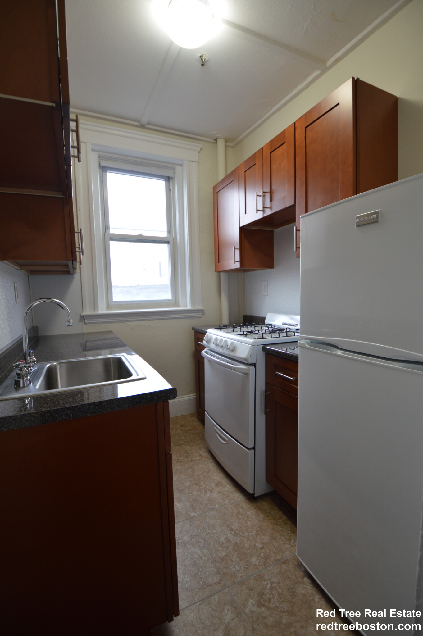 Studio bed, 1 bath apartment for rent at 1175 Boylston St Unit 34, Fenway — photo 3 of 10