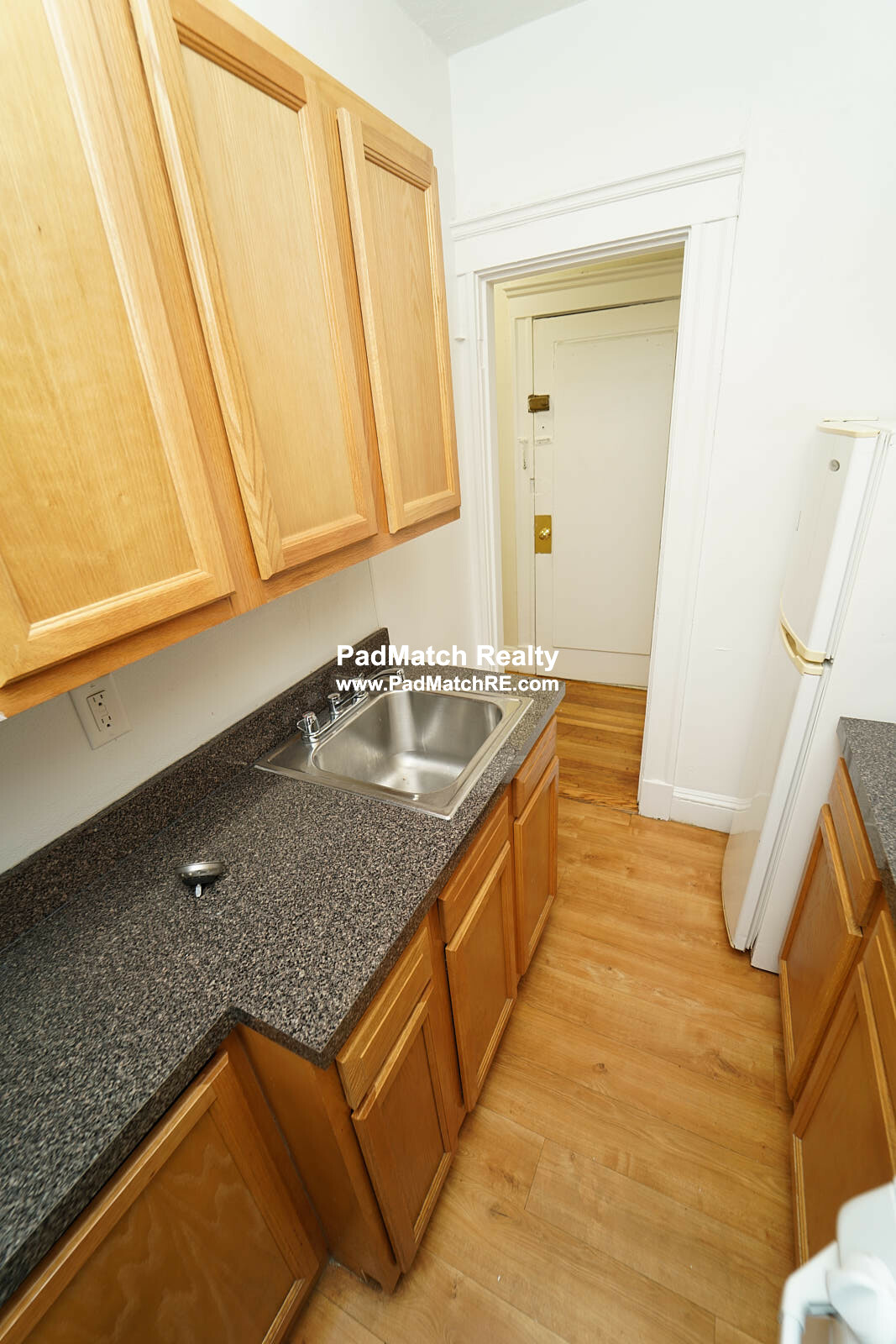 Studio bed, 1 bath apartment for rent at 1175 Boylston St Unit 40, Fenway — photo 3 of 10