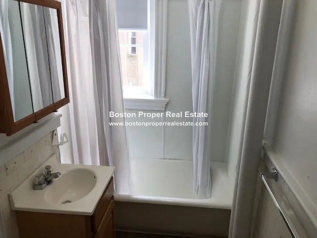 Studio bed, 1 bath apartment for rent at 1175 Boylston St Unit 40, Fenway — photo 4 of 6