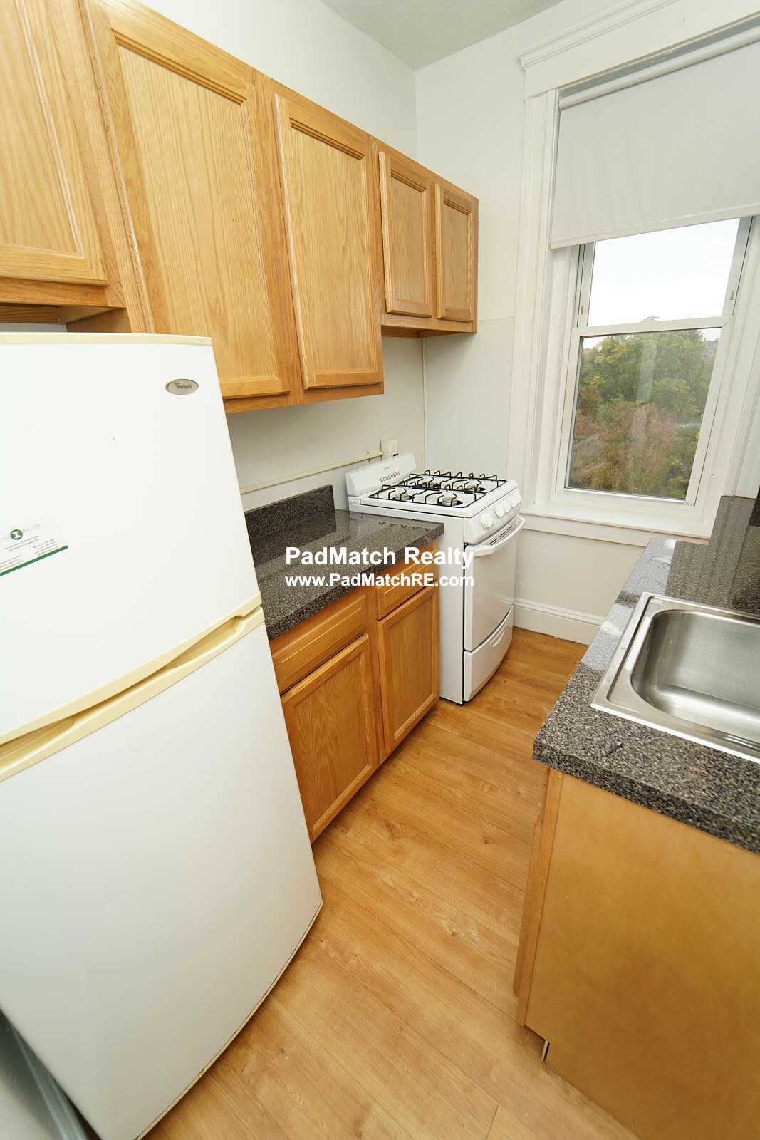 Studio bed, 1 bath apartment for rent at 1175 Boylston St Unit 40, Fenway — photo 4 of 10