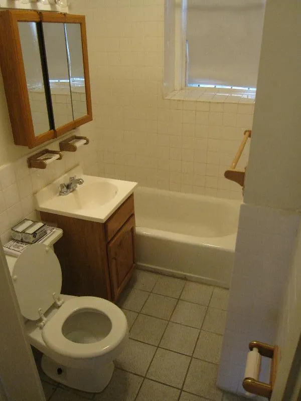 2 split bed, 1 bath apartment for rent at 1175 Boylston St Unit 50, Fenway — photo 3 of 8
