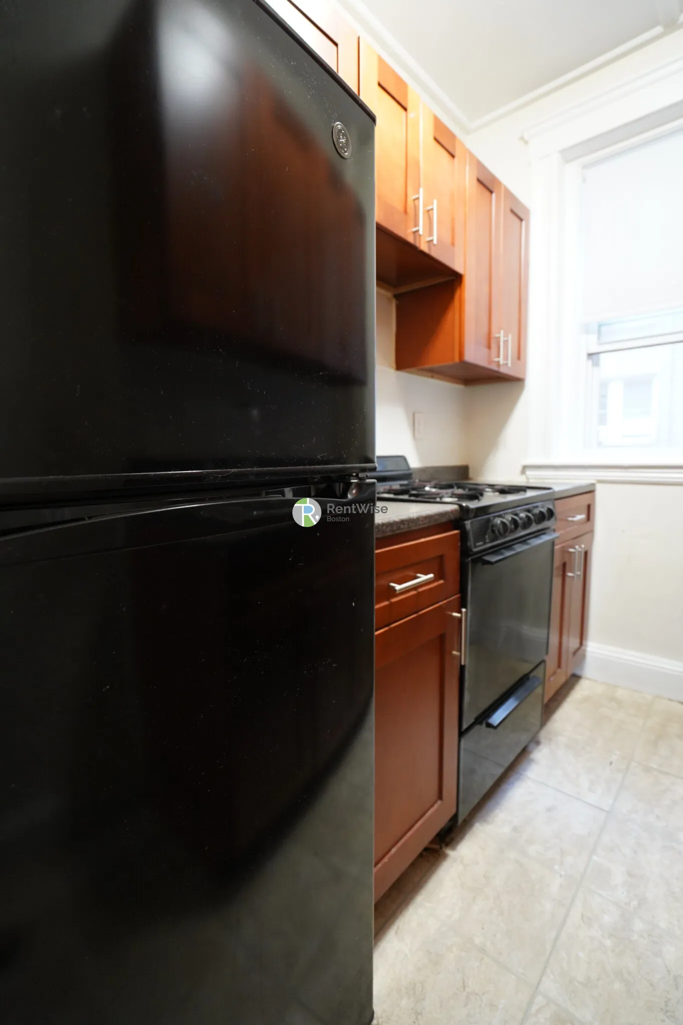1 split bed, 1 bath apartment for rent at 1175 Boylston St Unit 6, Fenway — photo 6 of 24