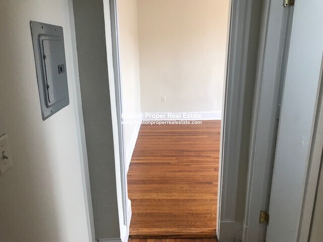 Studio bed, 1 bath apartment for rent at 1175 Boylston St Unit 7, Fenway — photo 3 of 7