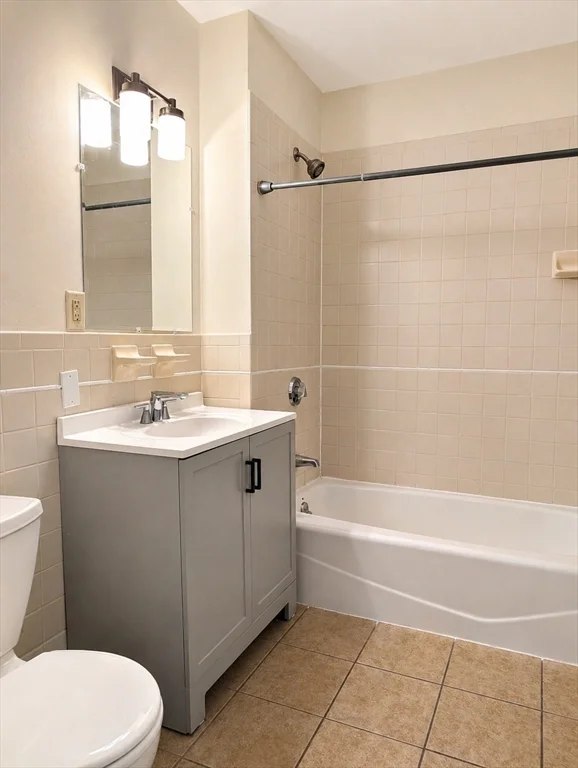 2 bed, 1 bath apartment for rent at 1177 Commonwealth Ave Unit 6, Allston — photo 8 of 8