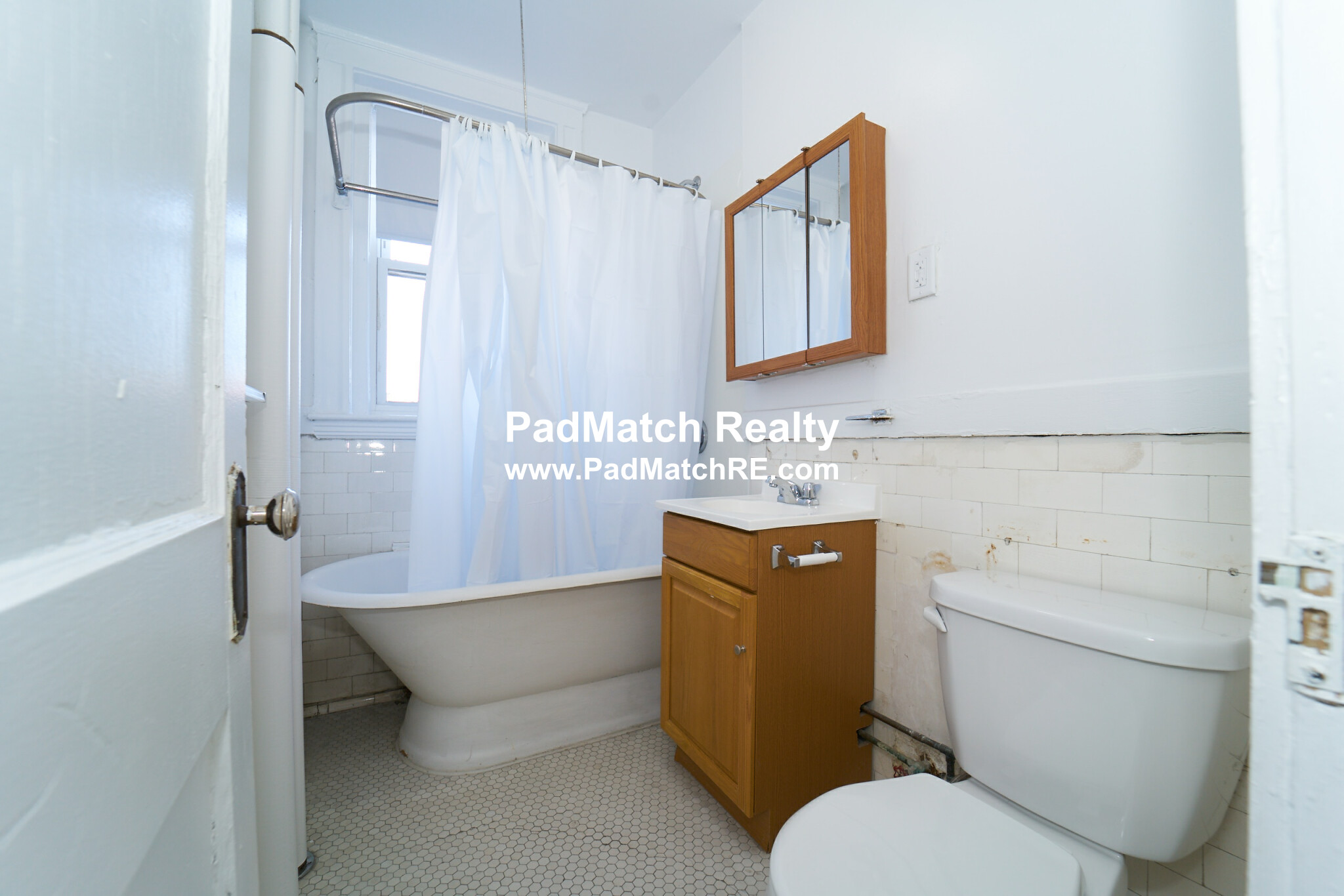 Studio bed, 1 bath apartment for rent at 1179 Boylston St Unit 14, Fenway — photo 4 of 11