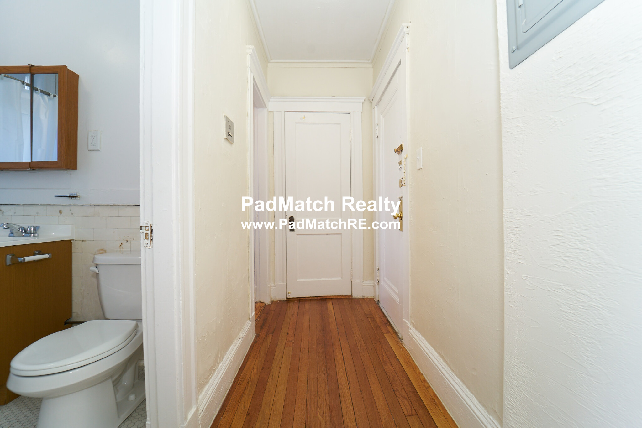 Studio bed, 1 bath apartment for rent at 1179 Boylston St Unit 14, Fenway — photo 3 of 11