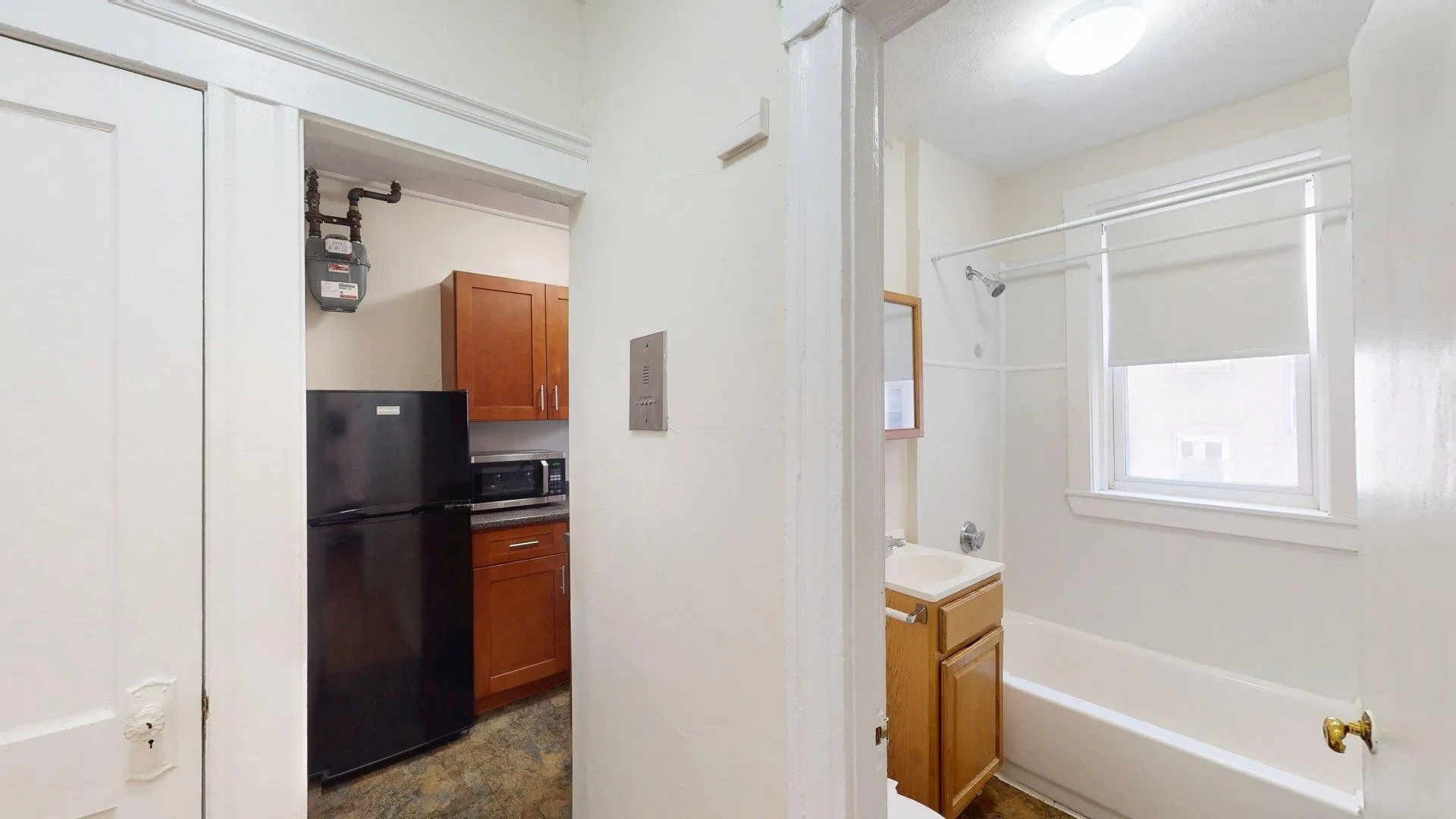 Studio bed, 1 bath apartment for rent at 1179 Boylston St Unit 170, Fenway — photo 3 of 14