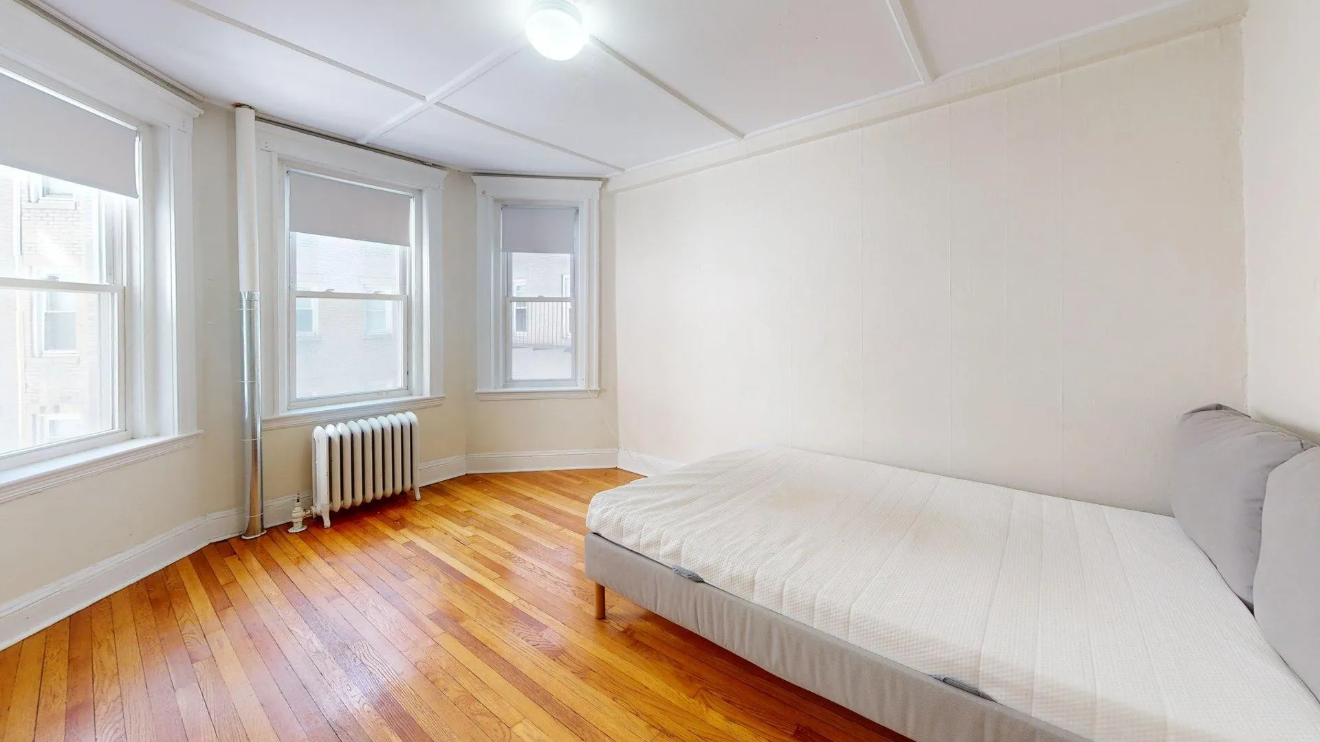 Studio bed, 1 bath apartment for rent at 1179 Boylston St Unit 170, Fenway — photo 4 of 14