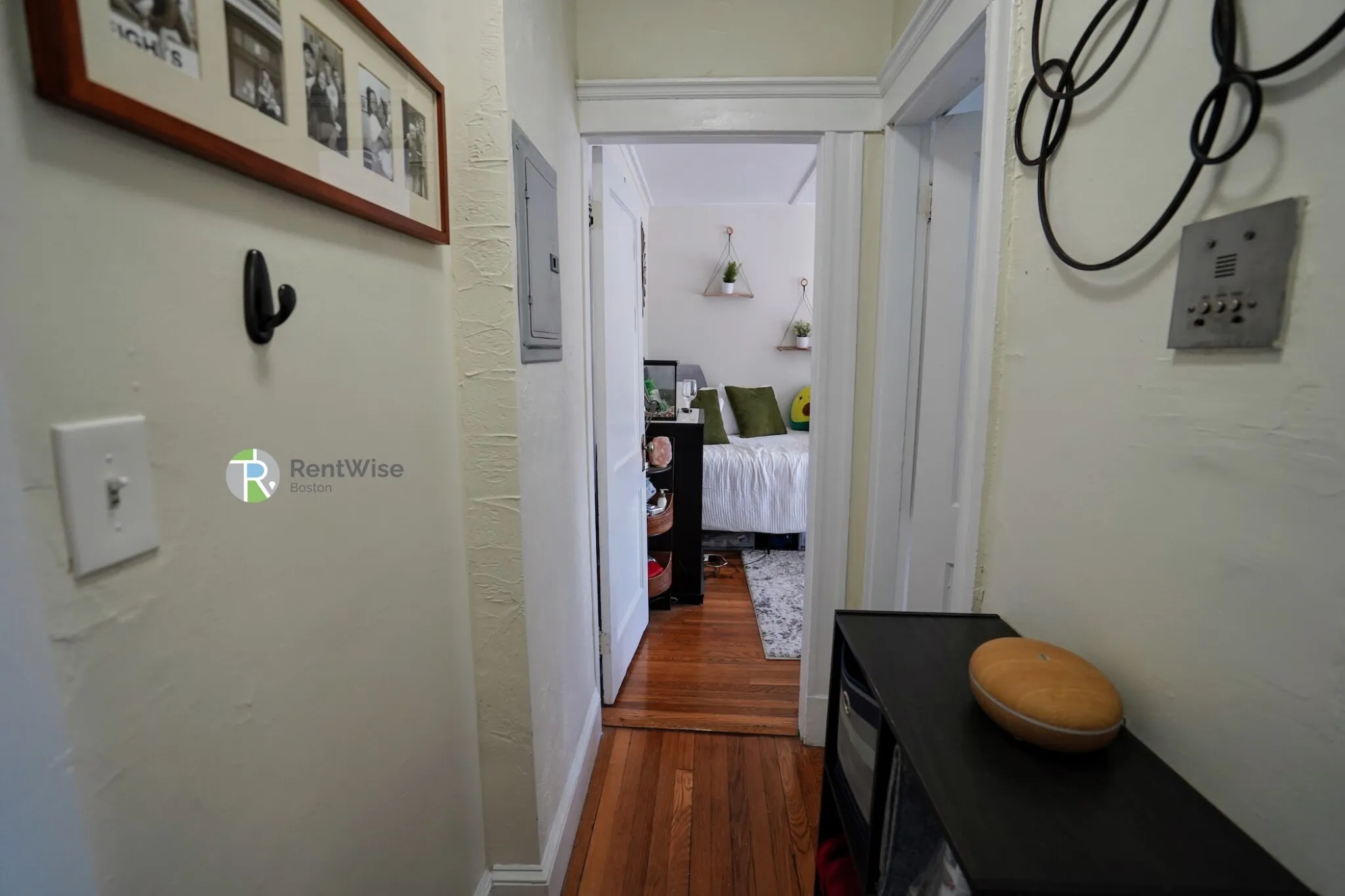 Studio bed, 1 bath apartment for rent at 1179 Boylston St Unit 19, Fenway — photo 4 of 12