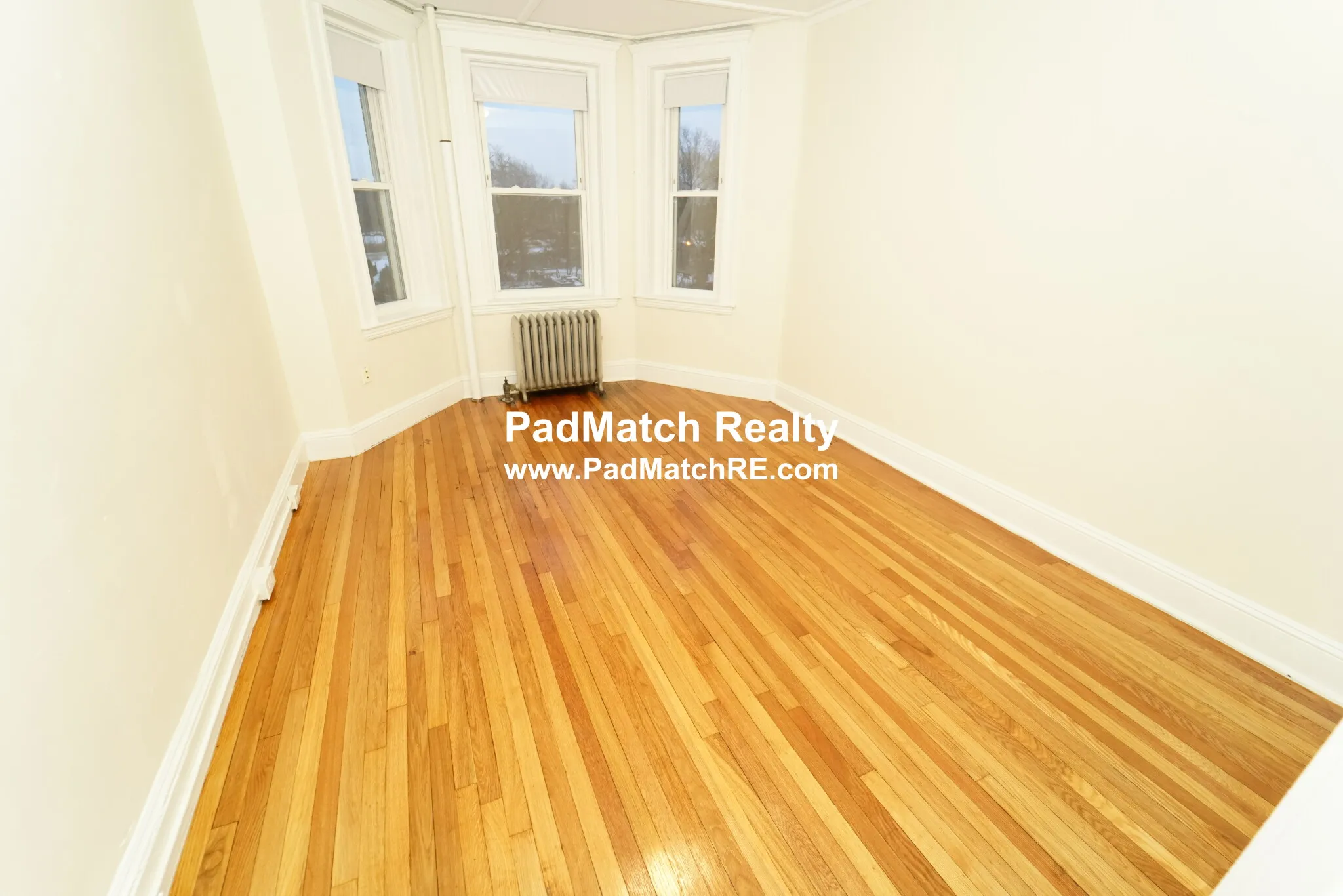 1 split bed, 1 bath apartment for rent at 1179 Boylston St Unit 21, Fenway — photo 1 of 12