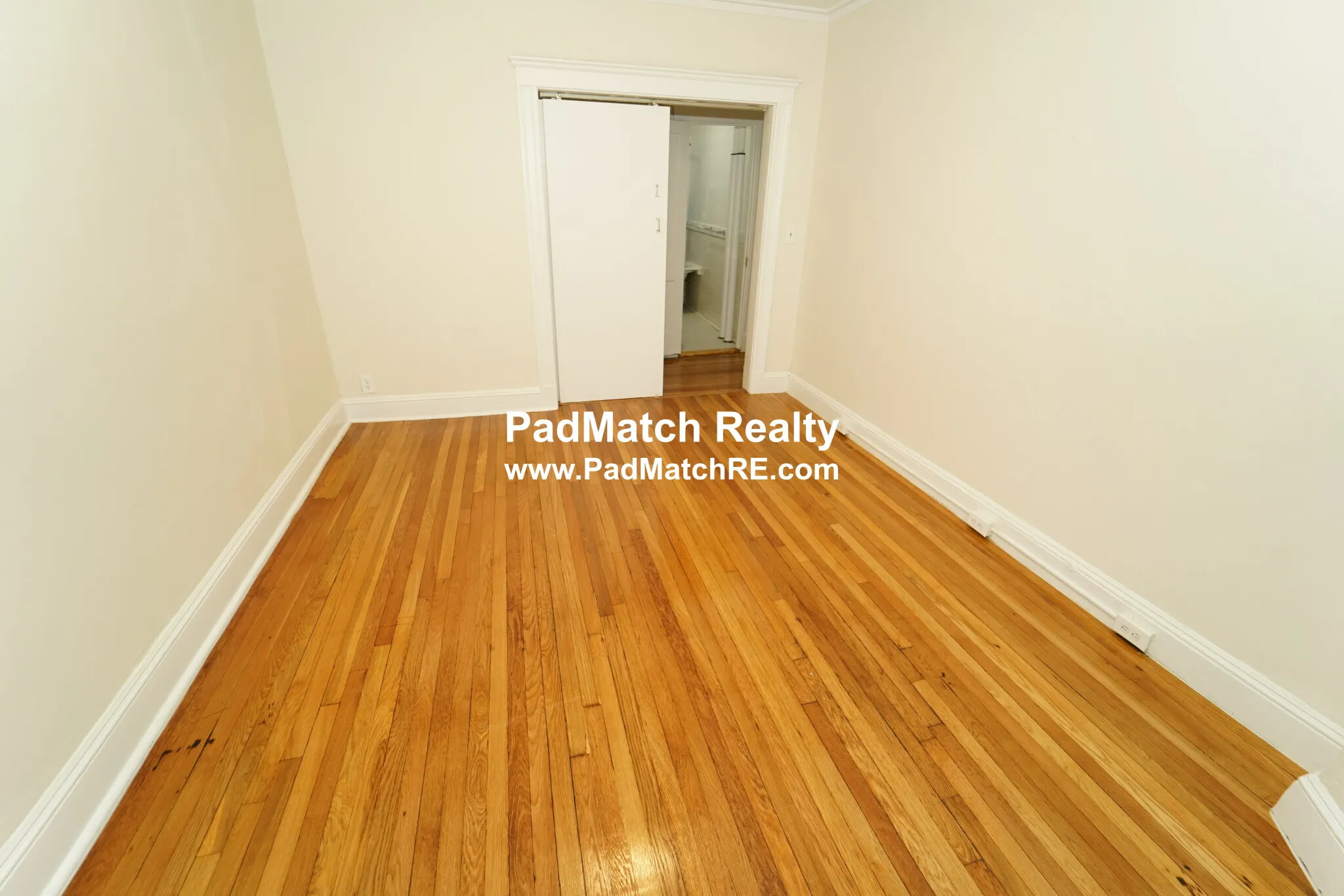 1 split bed, 1 bath apartment for rent at 1179 Boylston St Unit 21, Fenway — photo 5 of 12