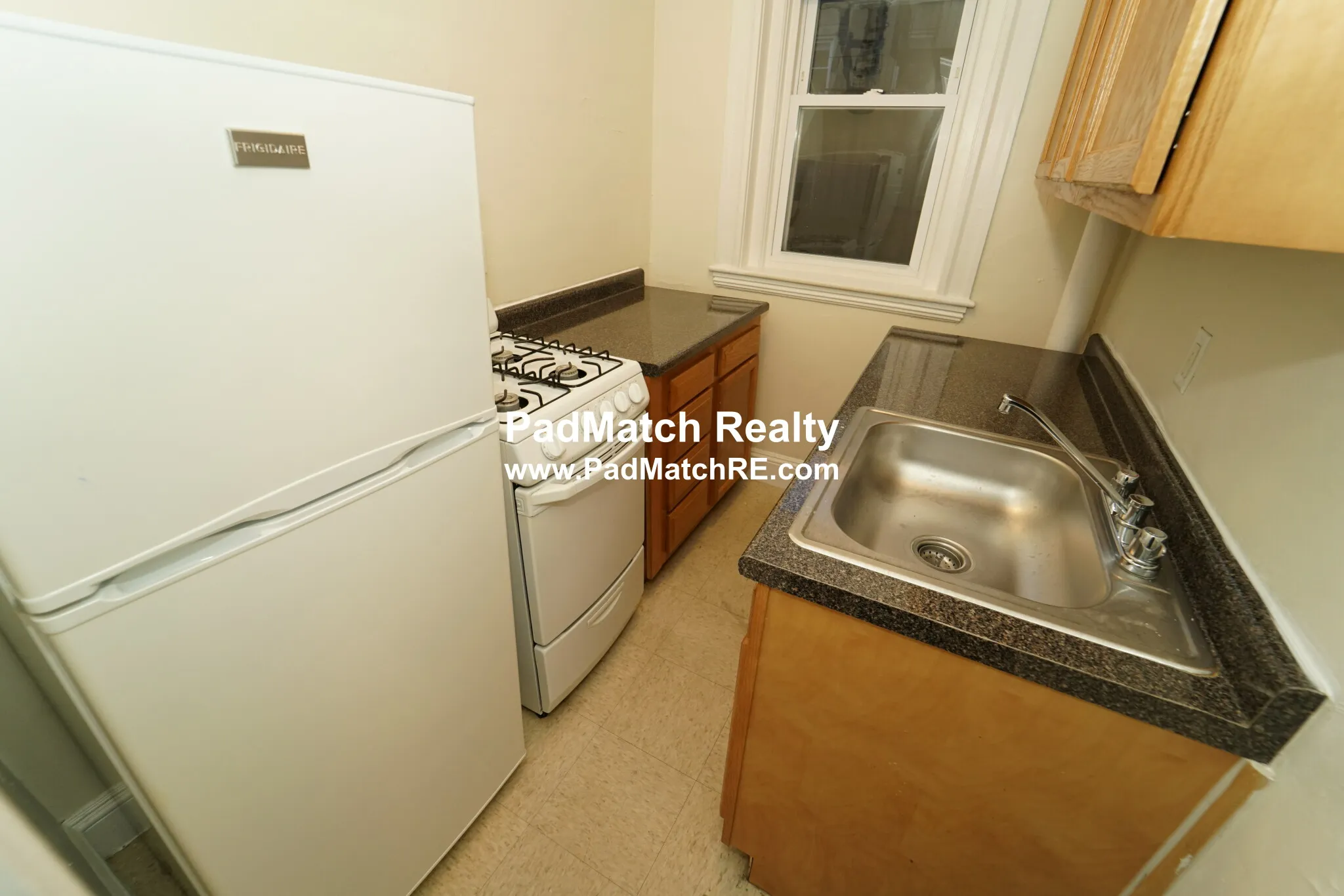 1 split bed, 1 bath apartment for rent at 1179 Boylston St Unit 21, Fenway — photo 7 of 12