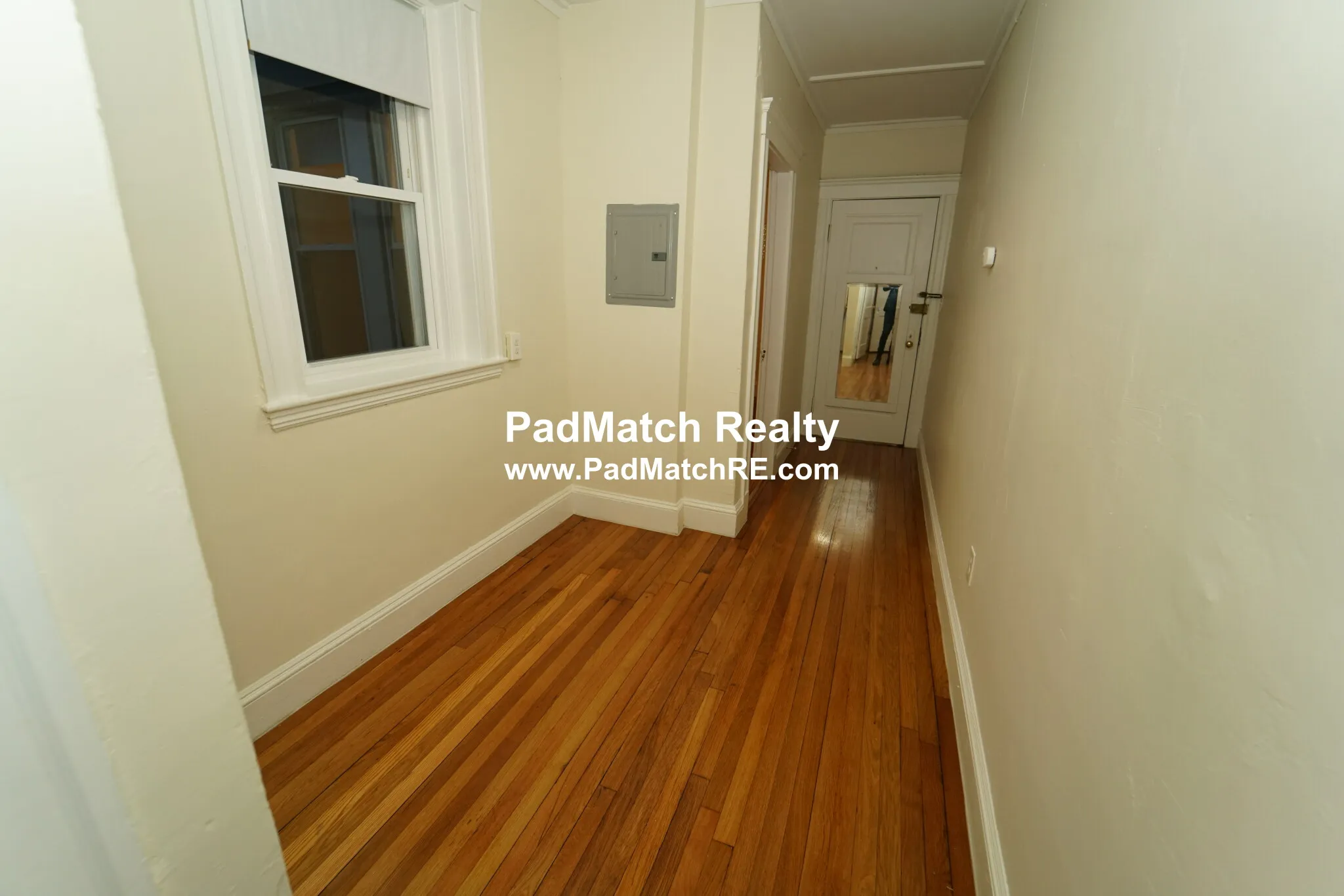 1 split bed, 1 bath apartment for rent at 1179 Boylston St Unit 21, Fenway — photo 9 of 12