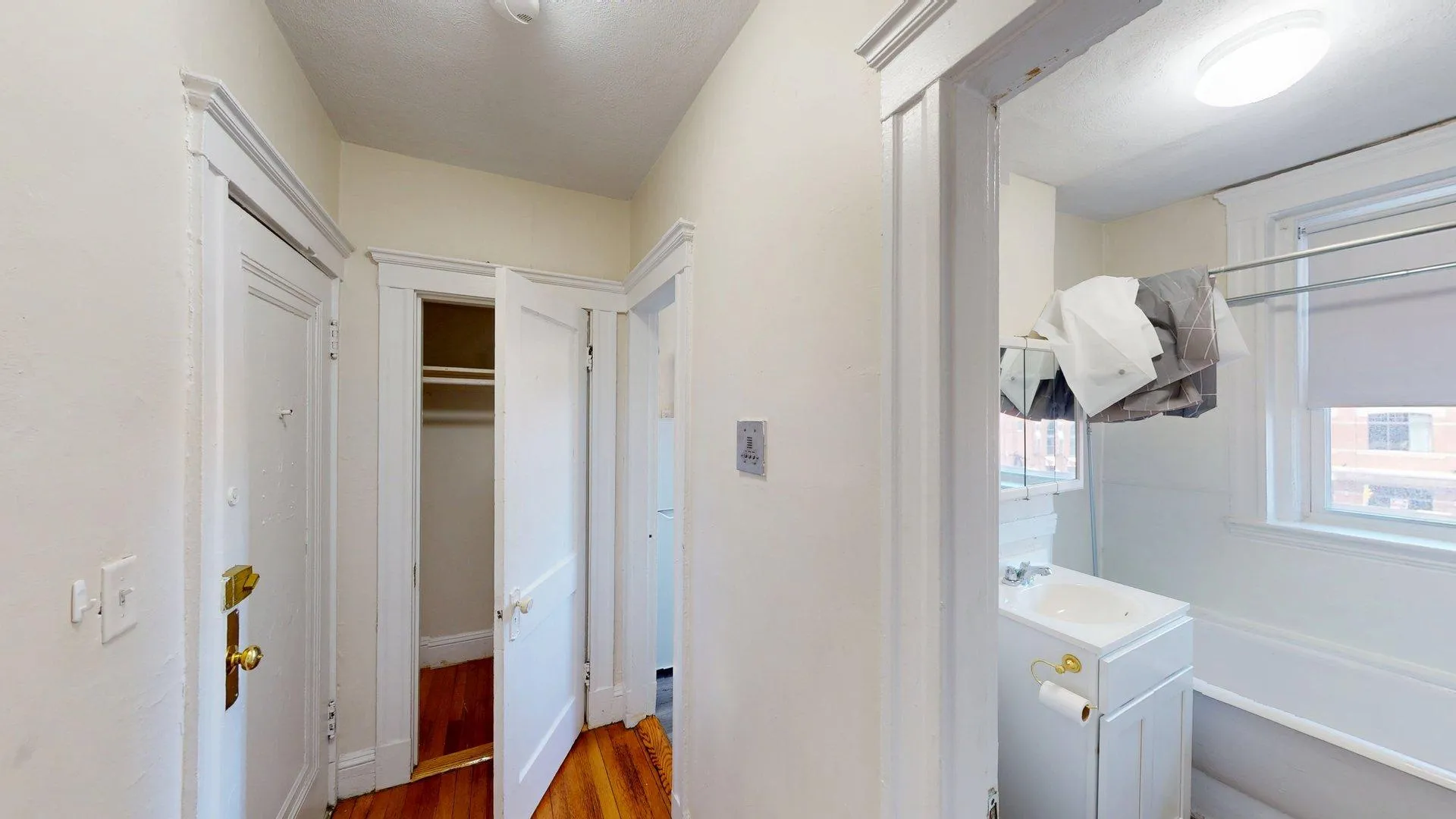 Studio bed, 1 bath apartment for rent at 1179 Boylston St Unit 25, Fenway — photo 4 of 10