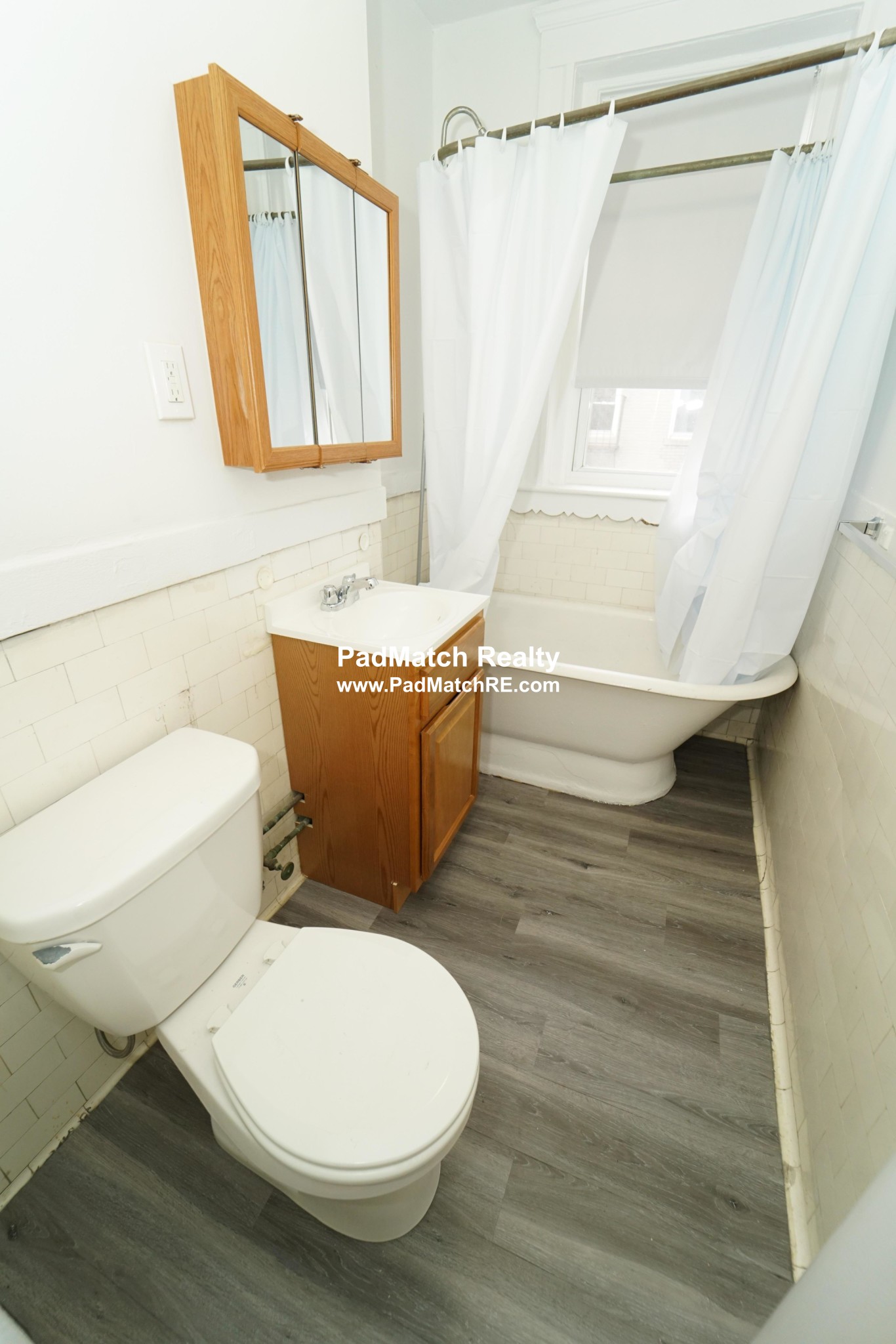 1 split bed, 1 bath apartment for rent at 1179 Boylston St Unit 26, Fenway — photo 9 of 13