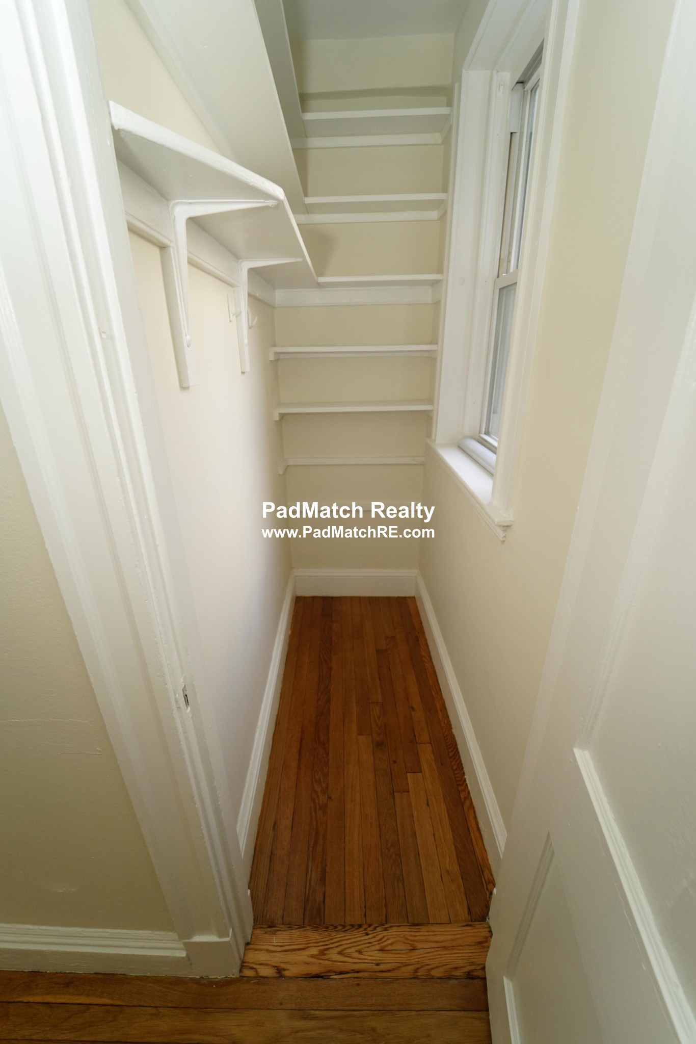1 split bed, 1 bath apartment for rent at 1179 Boylston St Unit 28, Fenway — photo 4 of 14