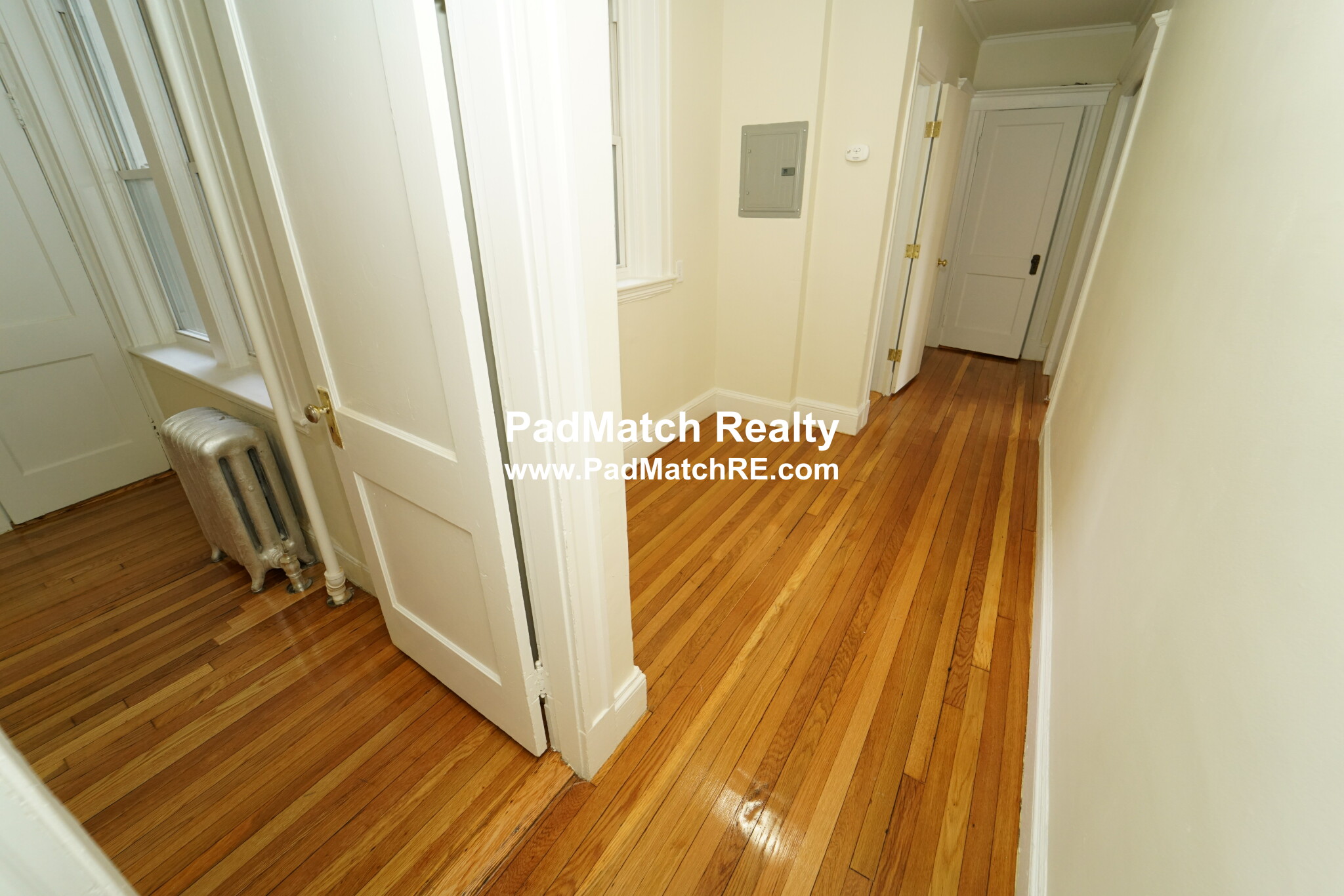 1 split bed, 1 bath apartment for rent at 1179 Boylston St Unit 28, Fenway — photo 2 of 14