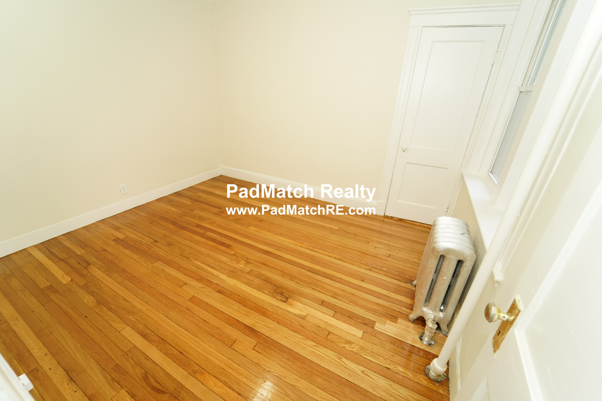 1 split bed, 1 bath apartment for rent at 1179 Boylston St Unit 28, Fenway — photo 3 of 14