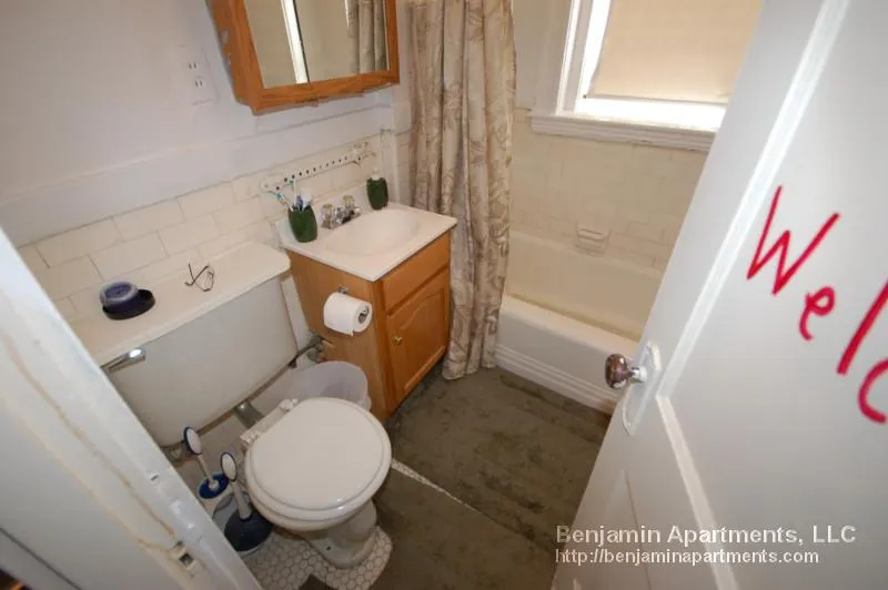Studio bed, 1 bath apartment for rent at 1179 Boylston St Unit 32E, Fenway — photo 3 of 7