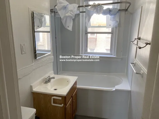 2 bed, 1 bath apartment for rent at 1179 Boylston St Unit 33, Fenway — photo 5 of 9