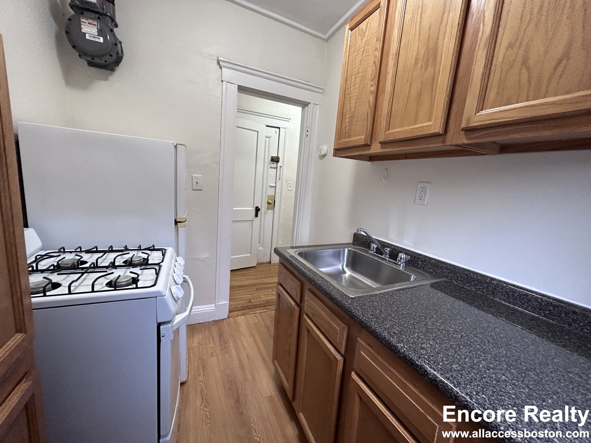 Studio bed, 1 bath apartment for rent at 1179 Boylston St Unit 4, Fenway — photo 4 of 8
