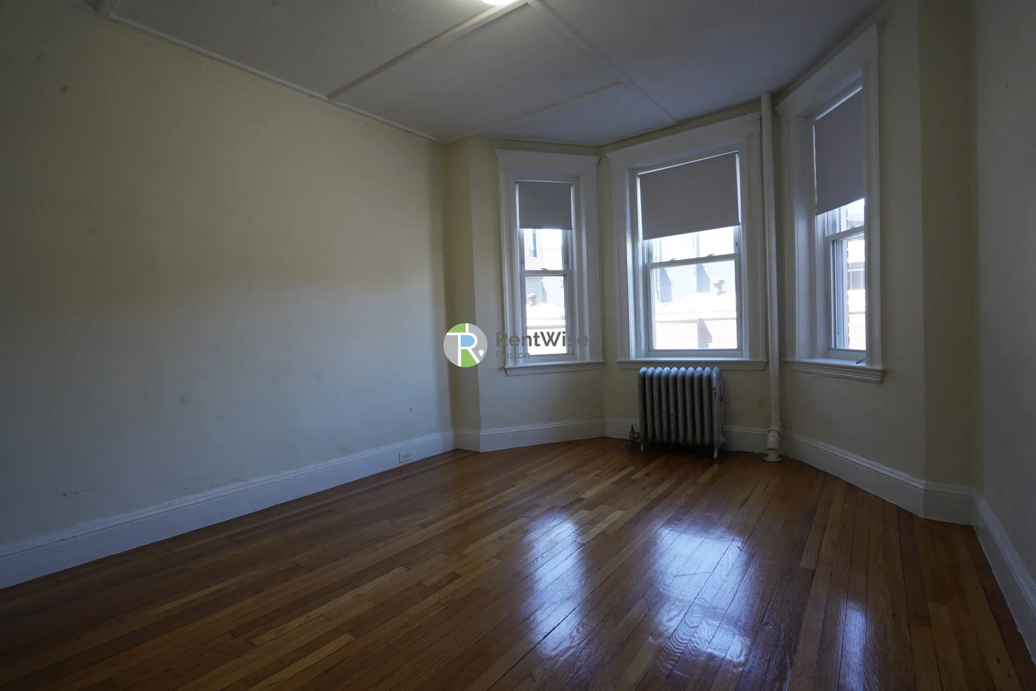 Studio bed, 1 bath apartment for rent at 1179 Boylston St Unit 4, Fenway