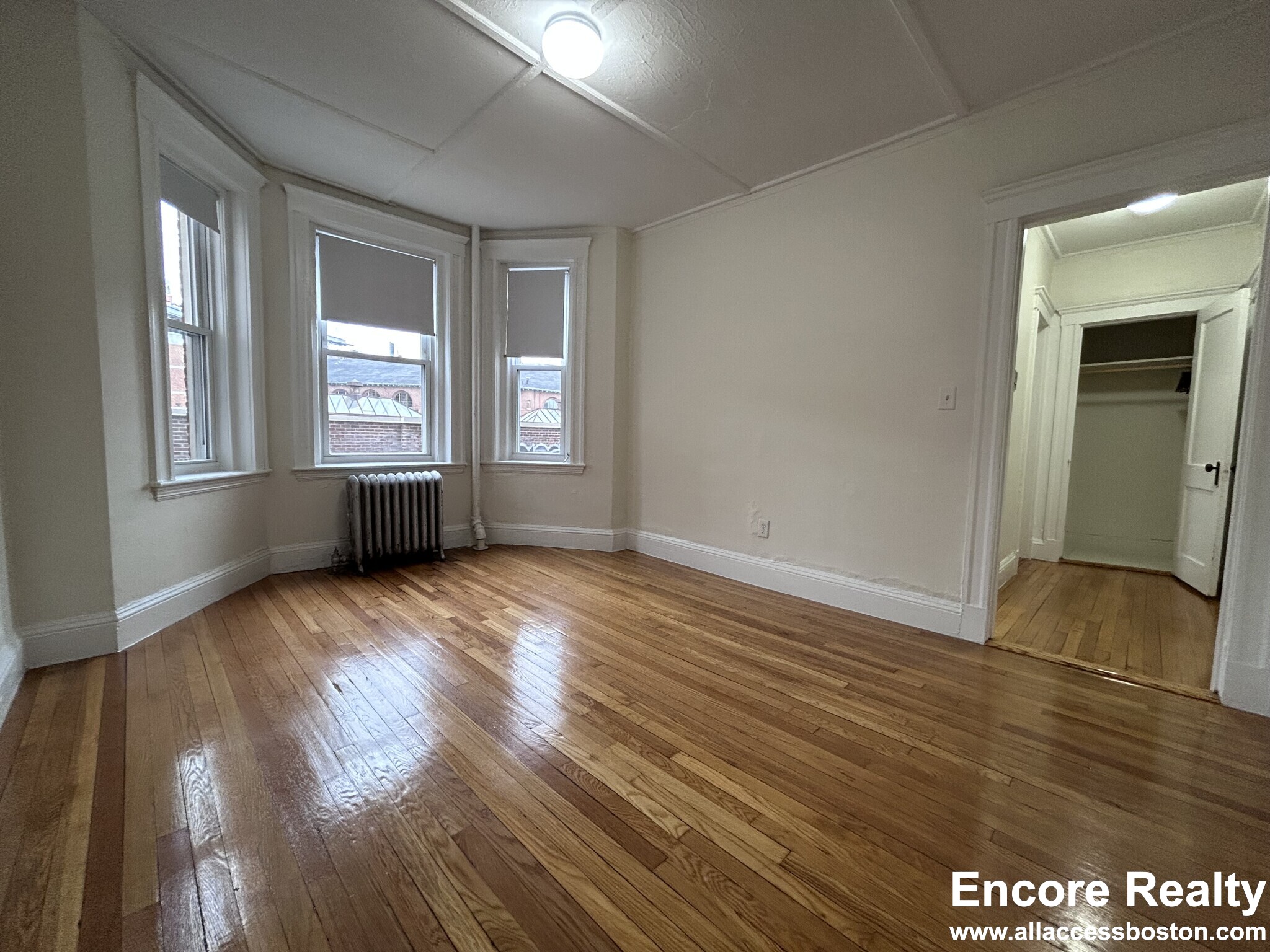 Studio bed, 1 bath apartment for rent at 1179 Boylston St Unit 4, Fenway — photo 1 of 8