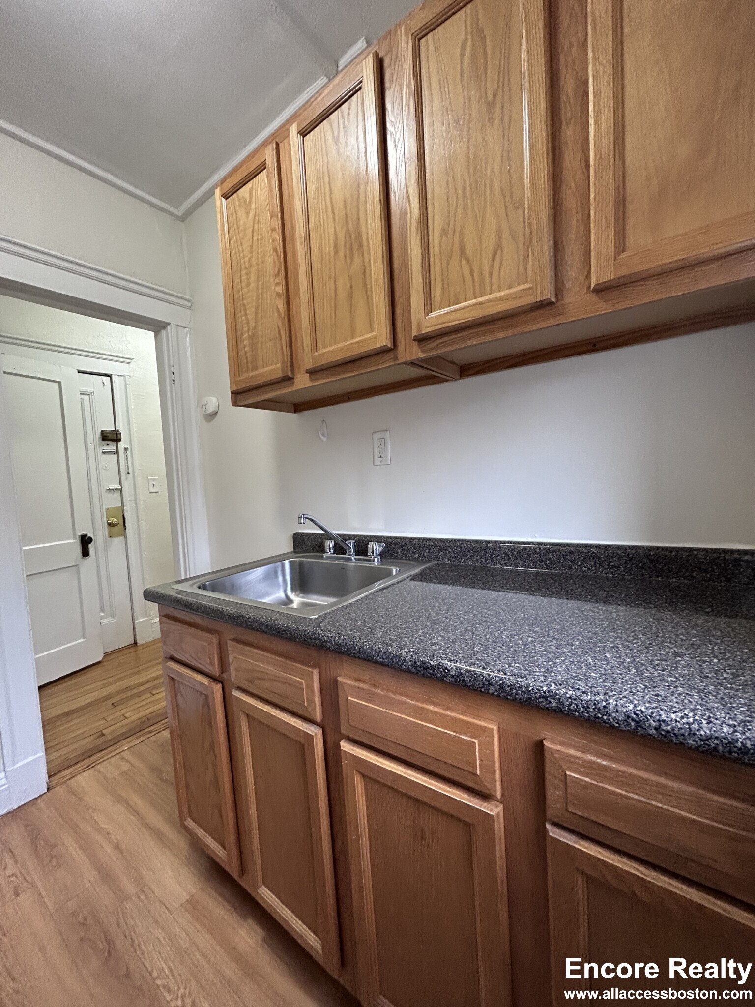 Studio bed, 1 bath apartment for rent at 1179 Boylston St Unit 4, Fenway — photo 3 of 8