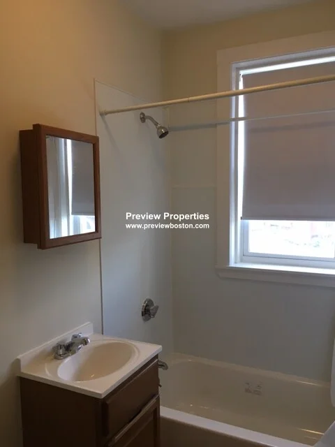 Studio bed, 1 bath apartment for rent at 1179 Boylston St Unit 45P, Fenway — photo 4 of 7