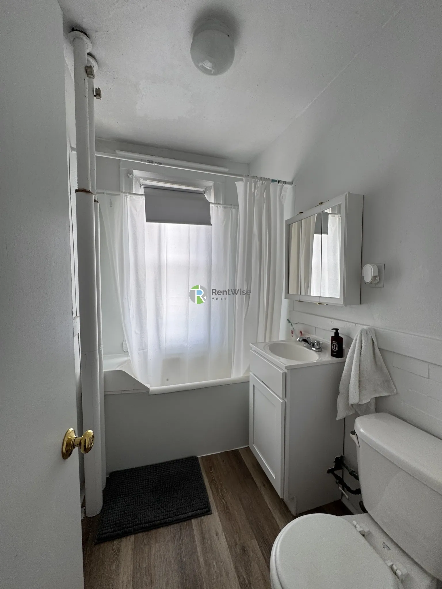 Studio bed, 1 bath apartment for rent at 1179 Boylston St Unit 49, Fenway — photo 3 of 12