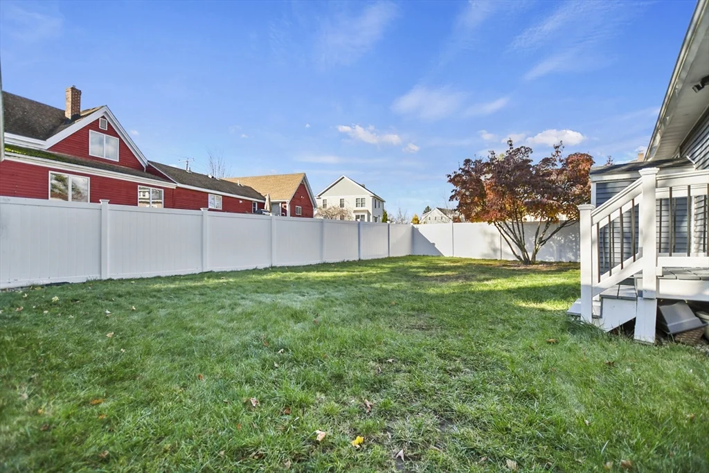 4 bed, 2 bath apartment for rent at 118 1/2 Market St Unit 118 1/2, Amesbury — photo 26 of 37