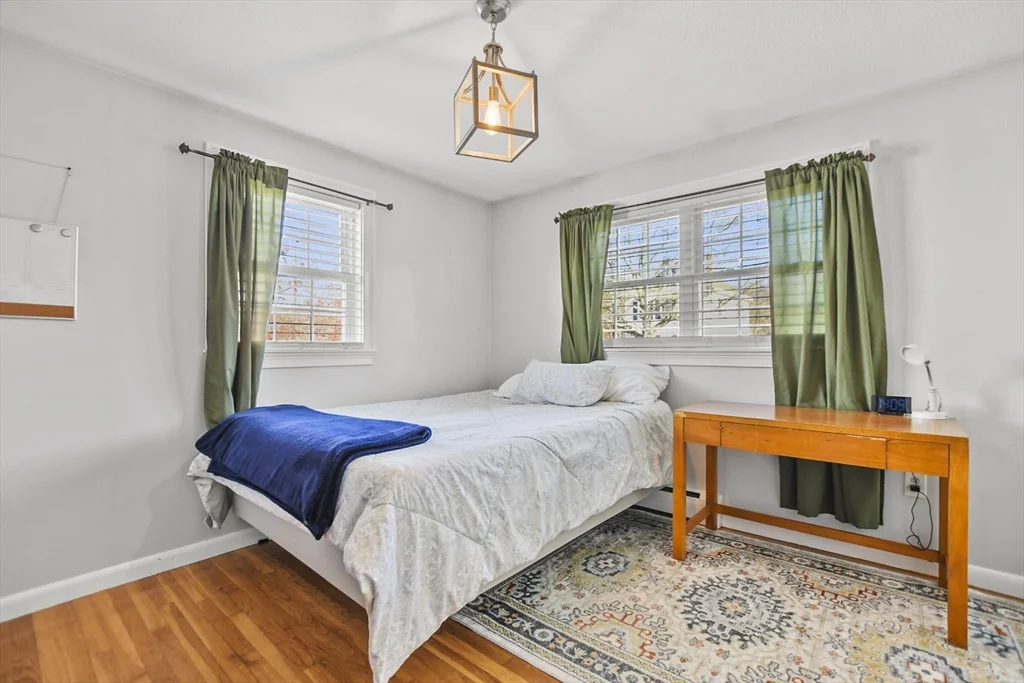 4 bed, 2 bath apartment for rent at 118 1/2 Market St Unit 118 1/2, Amesbury — photo 12 of 37