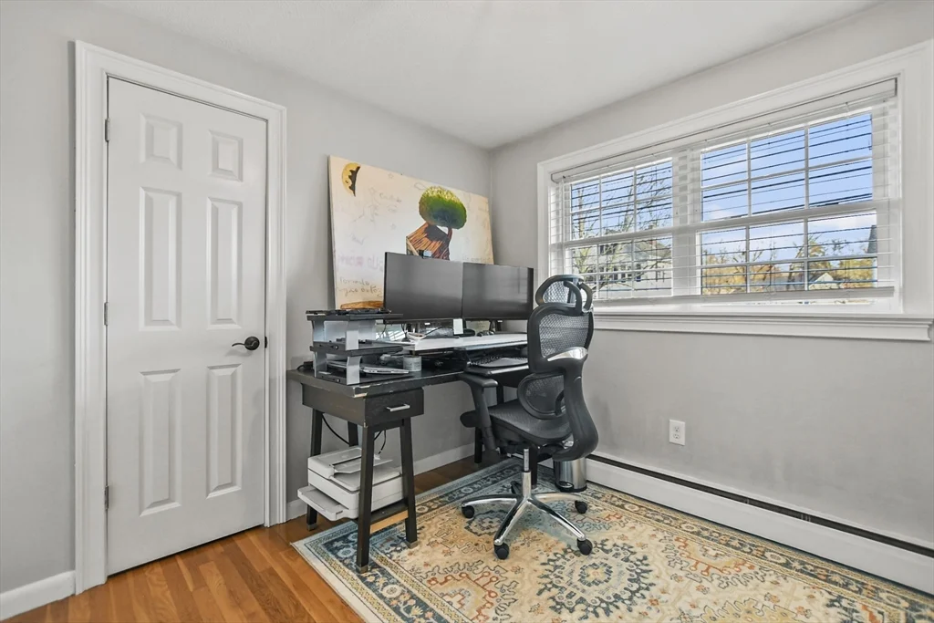 4 bed, 2 bath apartment for rent at 118 1/2 Market St Unit 118 1/2, Amesbury — photo 15 of 37