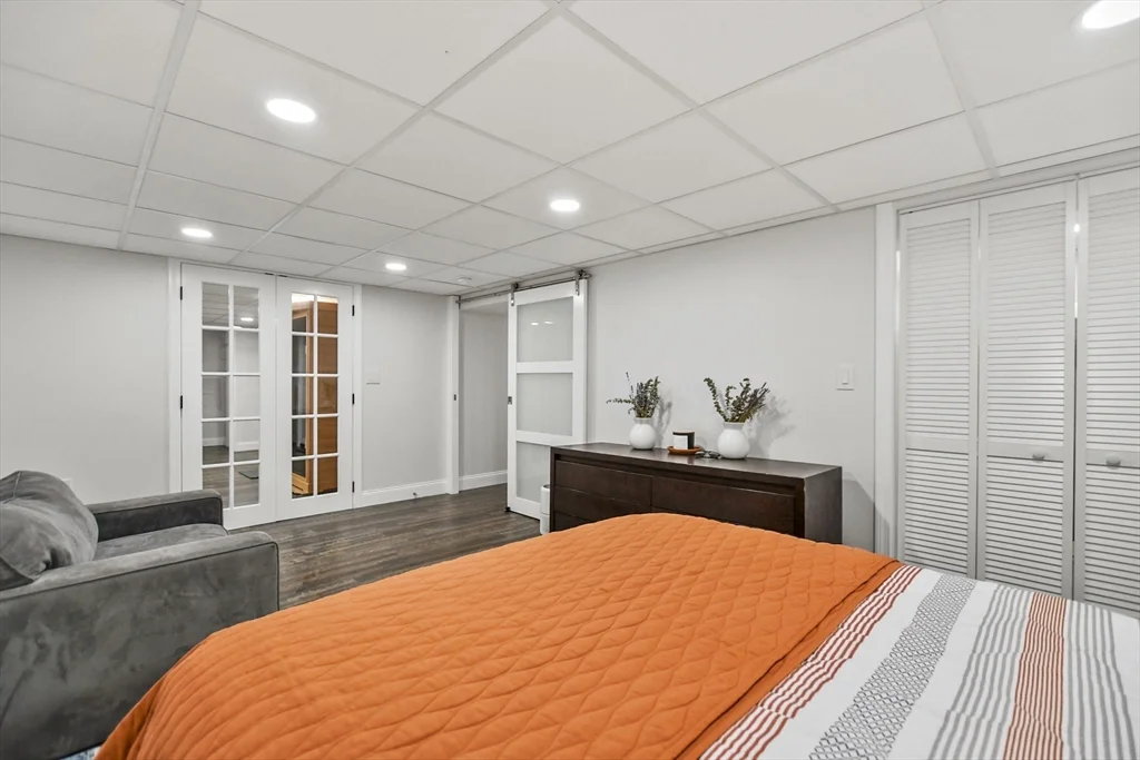 4 bed, 2 bath apartment for rent at 118 1/2 Market St Unit 118 1/2, Amesbury — photo 18 of 37