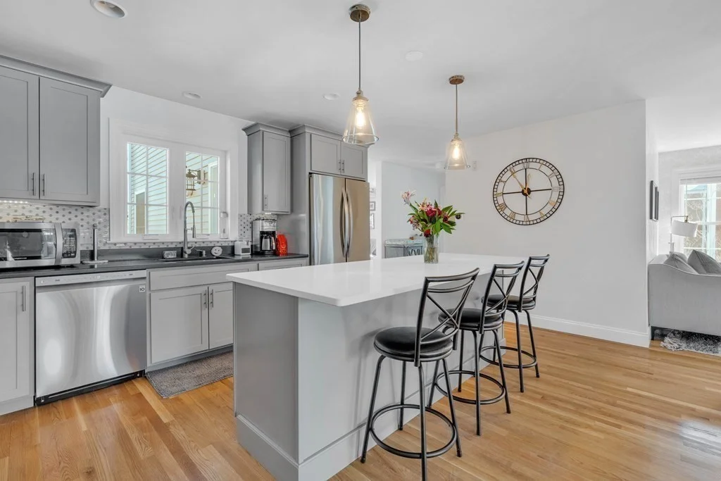 4 bed, 2 bath apartment for rent at 118-120 Bowdoin Unit 2, Winthrop — photo 5 of 19