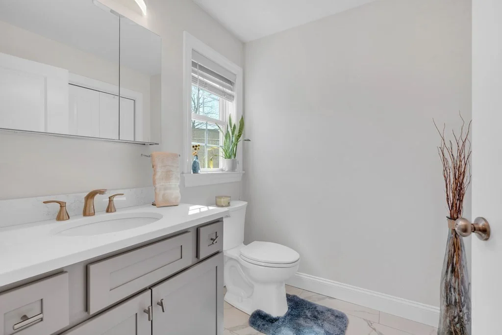 4 bed, 2 bath apartment for rent at 118-120 Bowdoin Unit 2, Winthrop — photo 9 of 19