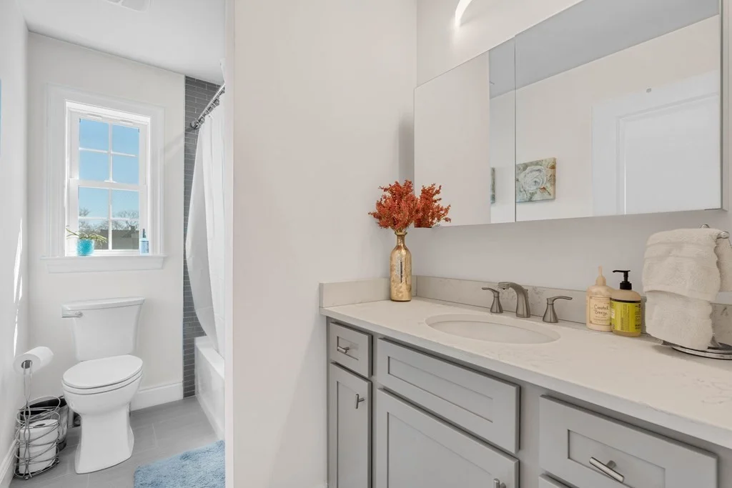 4 bed, 2 bath apartment for rent at 118-120 Bowdoin Unit 2, Winthrop — photo 16 of 19