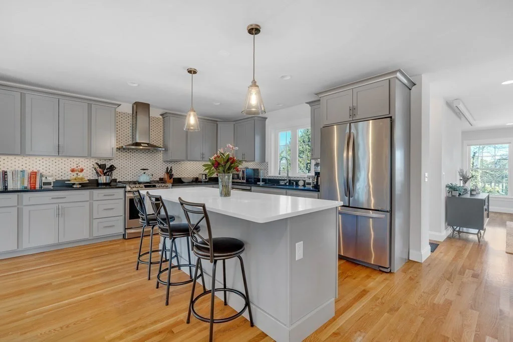 4 bed, 2 bath apartment for rent at 118-120 Bowdoin Unit 2, Winthrop — photo 4 of 19