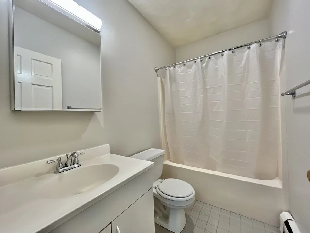 2 bed, 1 bath apartment for rent at 118-120 Paul Revere Rd Unit 120, Arlington Heights — photo 10 of 20