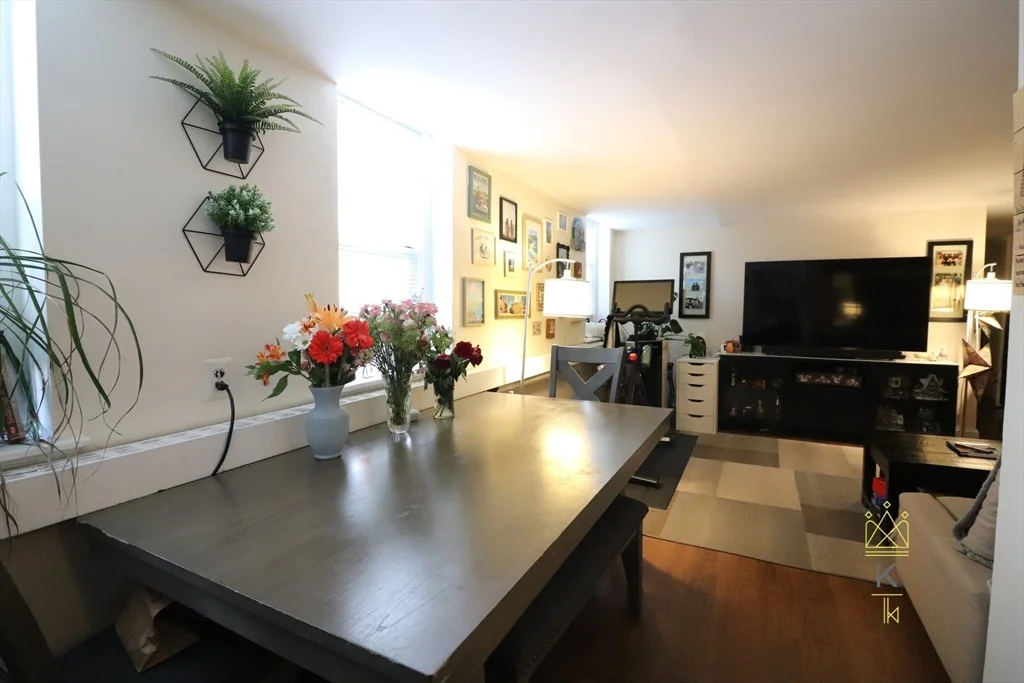 2 bed, 1 bath apartment for rent at 118 Babcock St Unit B1, Coolidge Corner — photo 5 of 10