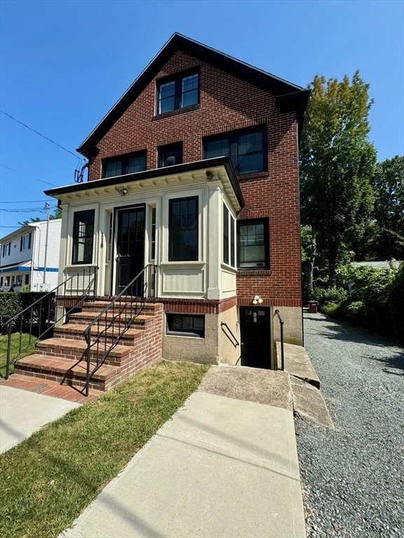 1 bed, 1 bath apartment for rent at 118 Bridge St Unit 101, Dedham