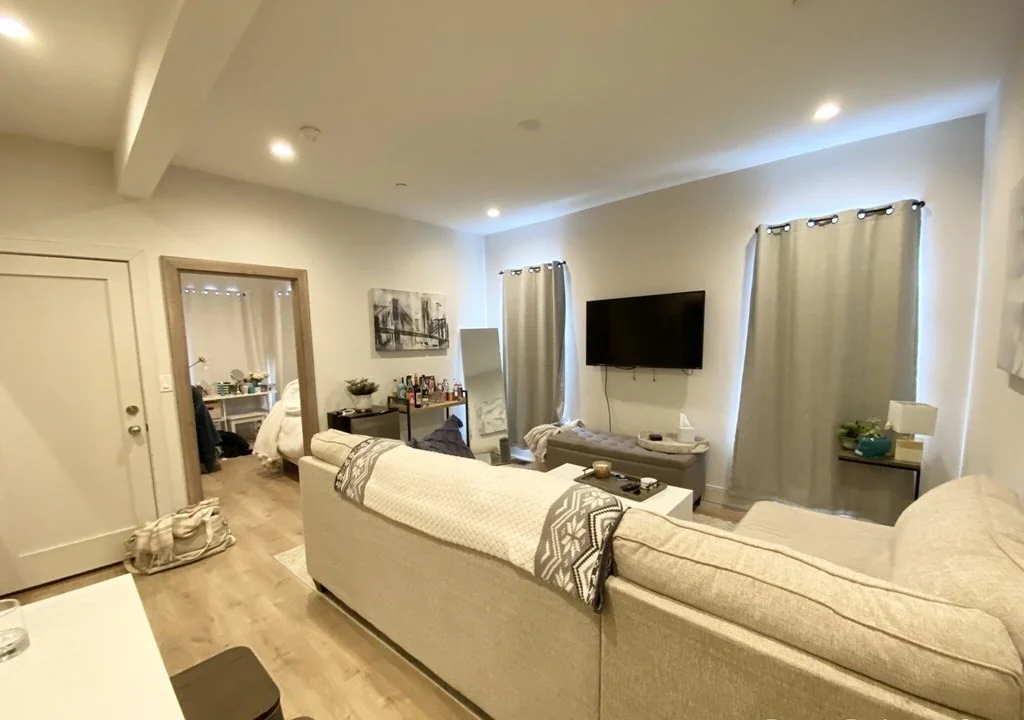 4 bed, 2 bath apartment for rent at 118 Buttonwood Unit 1, Dorchester — photo 3 of 11