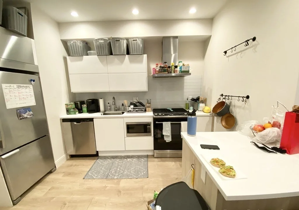 4 bed, 2 bath apartment for rent at 118 Buttonwood Unit 1, Dorchester — photo 1 of 11