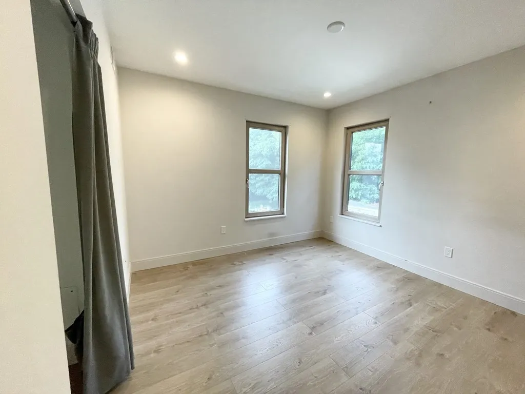 4 bed, 2 bath apartment for rent at 118 Buttonwood Unit 2, Boston — photo 12 of 32