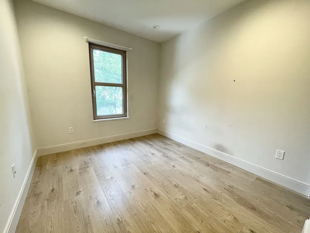 4 bed, 2 bath apartment for rent at 118 Buttonwood Unit 2, Boston — photo 16 of 32