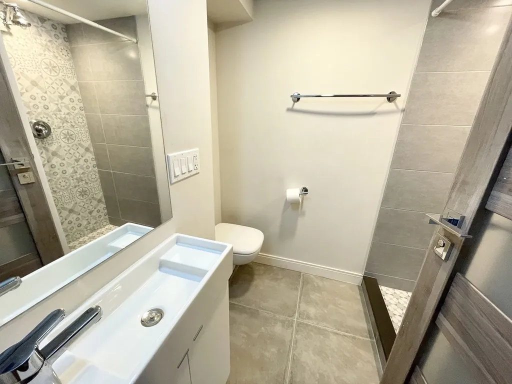 4 bed, 2 bath apartment for rent at 118 Buttonwood Unit 2, Boston — photo 19 of 32