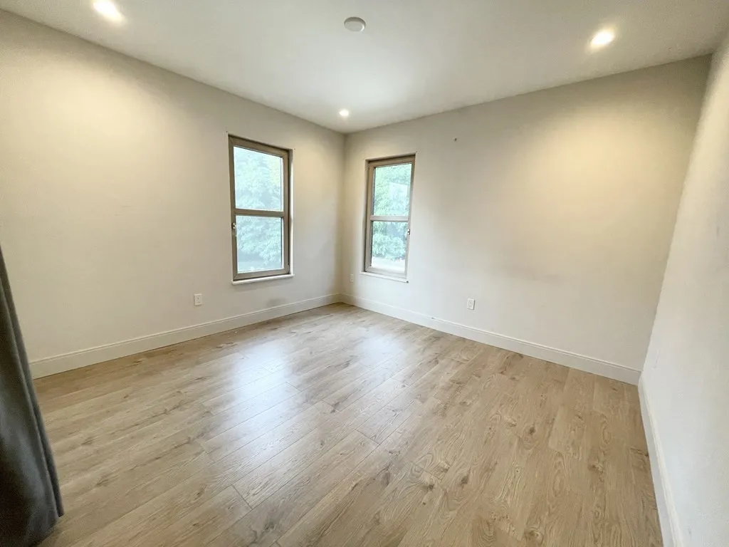 4 bed, 2 bath apartment for rent at 118 Buttonwood Unit 2, Boston — photo 13 of 32