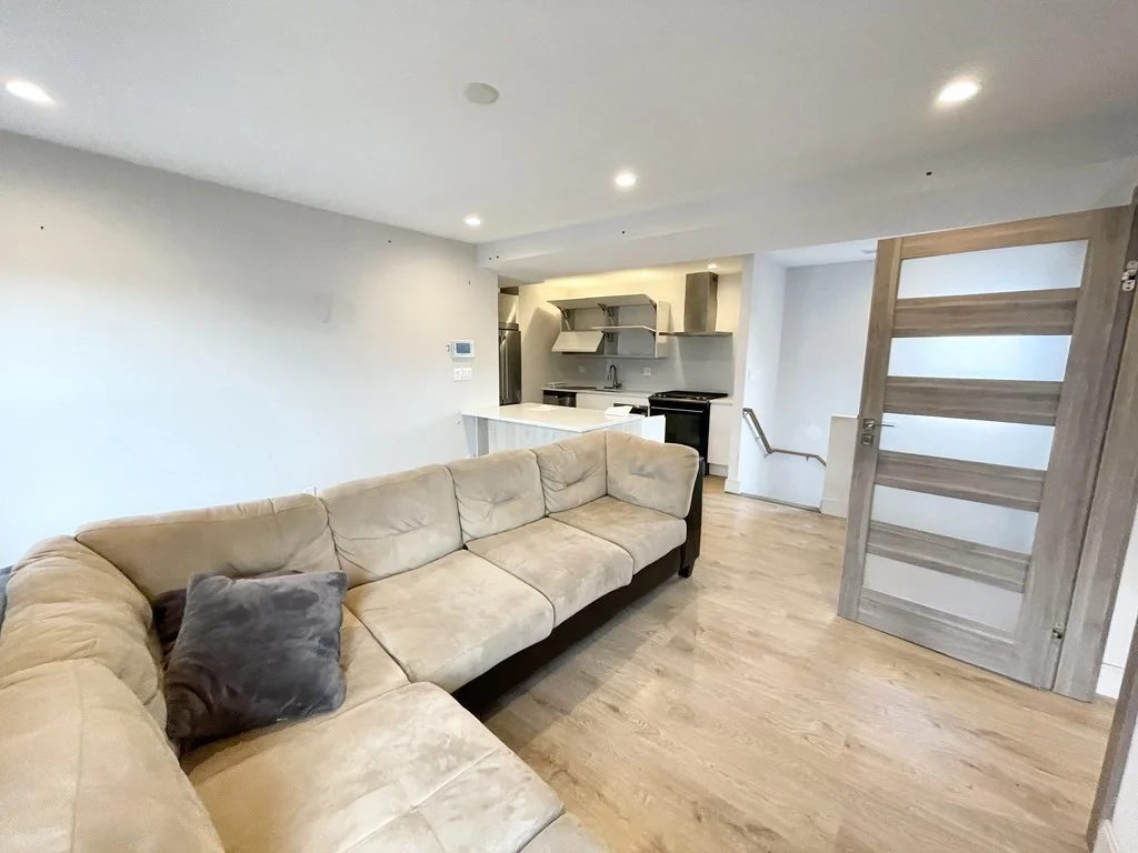 4 bed, 2 bath apartment for rent at 118 Buttonwood Unit 3, Dorchester — photo 6 of 15