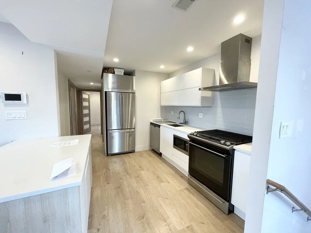 4 bed, 2 bath apartment for rent at 118 Buttonwood Unit 3, Dorchester