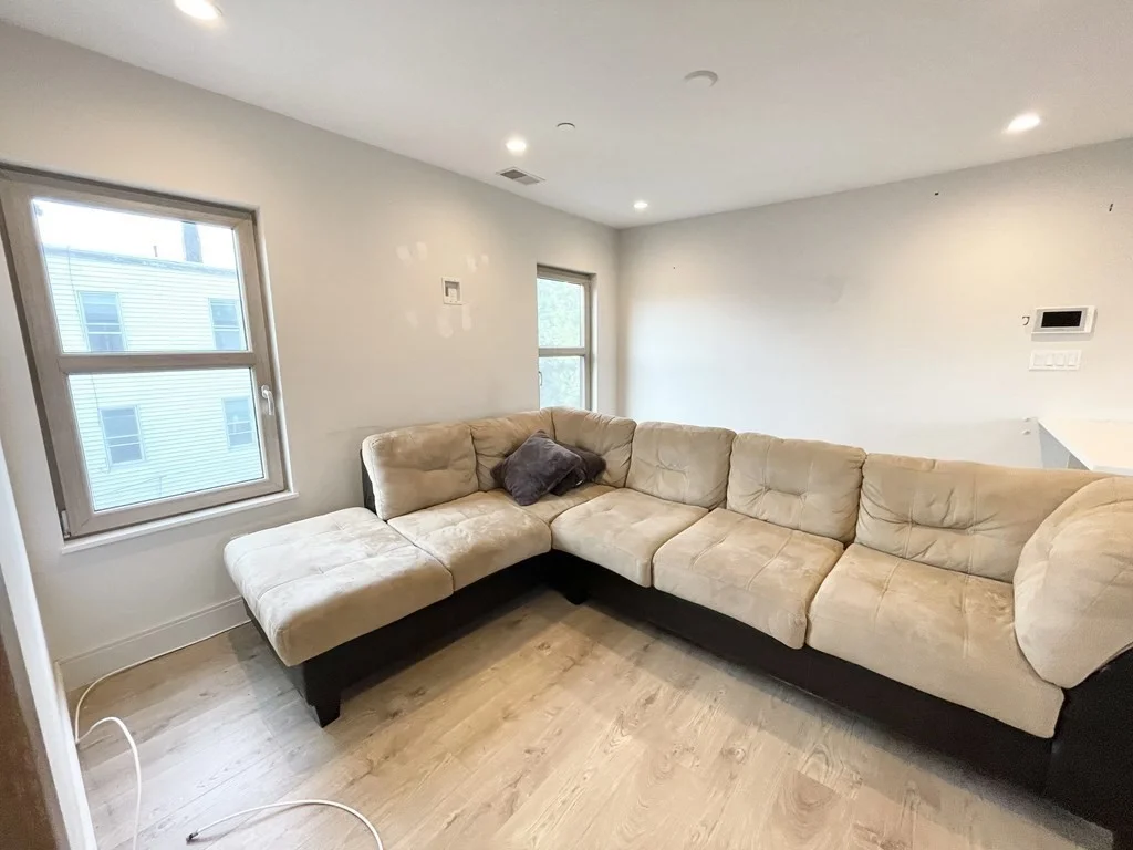 4 bed, 2 bath apartment for rent at 118 Buttonwood Unit 3, Dorchester — photo 8 of 15